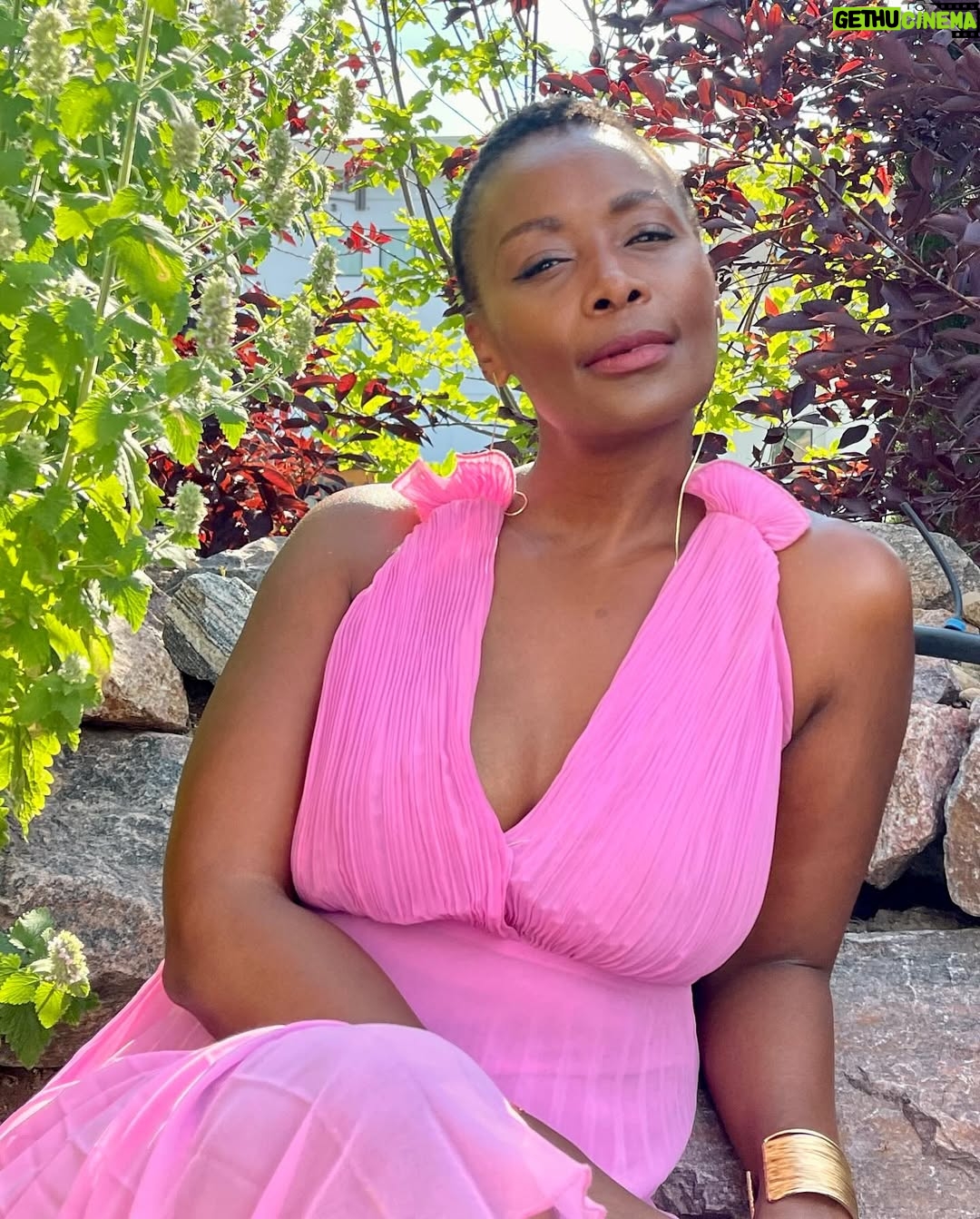 Bonnie Mbuli - 2.1K Likes - 🩷🎀🌸