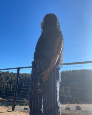 Bonnie Mbuli Instagram - You say Risk? i say how high ??! deejaying a gig🪩in the majestic Colorado mountains today, breathtaking ⛰️I’ve asked God for the wildest adventures and some scary feats and each time he goes beyond my expectations, never without a few tears and fears and moments of wondering wether i’m courageous or just foolish, but always a Father’s best. Oh, and these 🔥 linen pants, from #InstudiobyBonnie :- https://www.instudiobybonnie.com/
