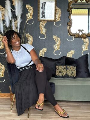 Bonnie Mbuli Instagram - It’s giving millionaire in USD & i ain’t mad 🥰 @first_thepodcast #FIRST #bts @herhaus.denver