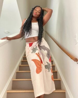 Bonnie Mbuli Instagram - Abstract Painted Draped Knot Skirt In Milk by @vince, available to rent at #InStudioByBonnie; Rent- Return -Repeat!! Sign up for a free trial on our Website: https://www.instudiobybonnie.com and get #FreeShipping #FreeRental and #FreeExchanges .