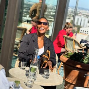 Bonnie Mbuli Instagram - Deep Belly laughs..warmth on my eye lids…📷 @your.favoritenurse