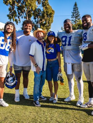 Brenda Song Instagram - I’m still so overwhelmed that this happened, I can’t even think of a caption. Haha. How is this my life?!?

Thank you so much @rams for having us. I didn’t think I could love this team more, but I do! 💙💛
