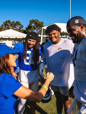 Brenda Song Instagram - I’m still so overwhelmed that this happened, I can’t even think of a caption. Haha. How is this my life?!?

Thank you so much @rams for having us. I didn’t think I could love this team more, but I do! 💙💛