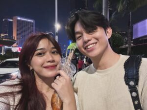 Brisia Jodie Instagram - Happy birthday calon suamiku tersayang yang ke 27tahun! Ini kumpulan foto2 yg blm pernah di upload dari awal pdkt sampe jadian dan skrg udah resmi jadi tunangan hehe Thank you udah selalu baik, dewasa dan lucu. I’m so lucky to have u in my life. Selalu bareng sampai selamanya yaaa!🤍💓 pokoknya sehat dan panjang umur untuk kita semua Amin. I love you so much @jonathan.alden_ thank you udah nerima aku apa adanya🤍

Akan banyak upload birthday moment kamu hihi