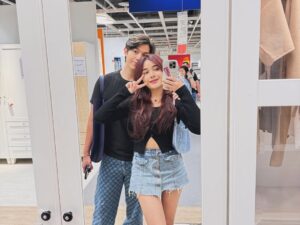 Brisia Jodie Instagram - Happy birthday calon suamiku tersayang yang ke 27tahun! Ini kumpulan foto2 yg blm pernah di upload dari awal pdkt sampe jadian dan skrg udah resmi jadi tunangan hehe Thank you udah selalu baik, dewasa dan lucu. I’m so lucky to have u in my life. Selalu bareng sampai selamanya yaaa!🤍💓 pokoknya sehat dan panjang umur untuk kita semua Amin. I love you so much @jonathan.alden_ thank you udah nerima aku apa adanya🤍

Akan banyak upload birthday moment kamu hihi