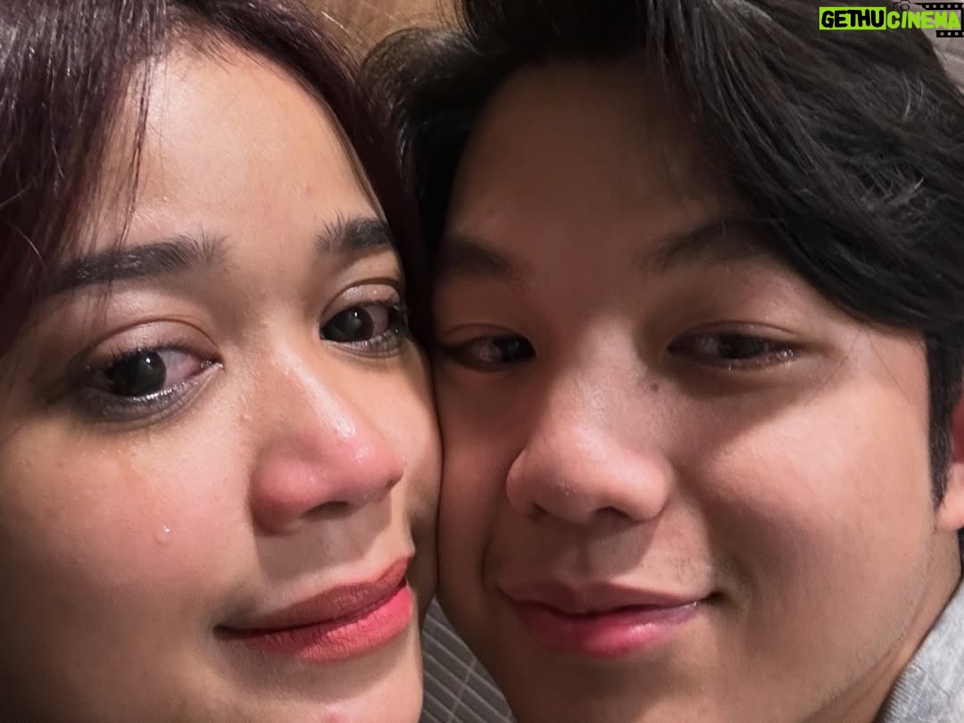 Brisia Jodie - 156.3K Likes - Happy birthday calon suamiku tersayang yang ke 27tahun! Ini kumpulan foto2 yg blm pernah di upload dari awal pdkt sampe jadian dan skrg udah resmi jadi tunangan hehe Thank you udah selalu baik, dewasa dan lucu. I’m so lucky to have u in my life. Selalu bareng sampai selamanya yaaa!🤍💓 pokoknya sehat dan panjang umur untuk kita semua Amin. I love you so much @jonathan.alden_ thank you udah nerima aku apa adanya🤍

Akan banyak upload birthday moment kamu hihi