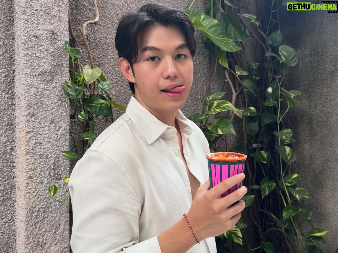 Brisia Jodie - 156.3K Likes - Happy birthday calon suamiku tersayang yang ke 27tahun! Ini kumpulan foto2 yg blm pernah di upload dari awal pdkt sampe jadian dan skrg udah resmi jadi tunangan hehe Thank you udah selalu baik, dewasa dan lucu. I’m so lucky to have u in my life. Selalu bareng sampai selamanya yaaa!🤍💓 pokoknya sehat dan panjang umur untuk kita semua Amin. I love you so much @jonathan.alden_ thank you udah nerima aku apa adanya🤍

Akan banyak upload birthday moment kamu hihi