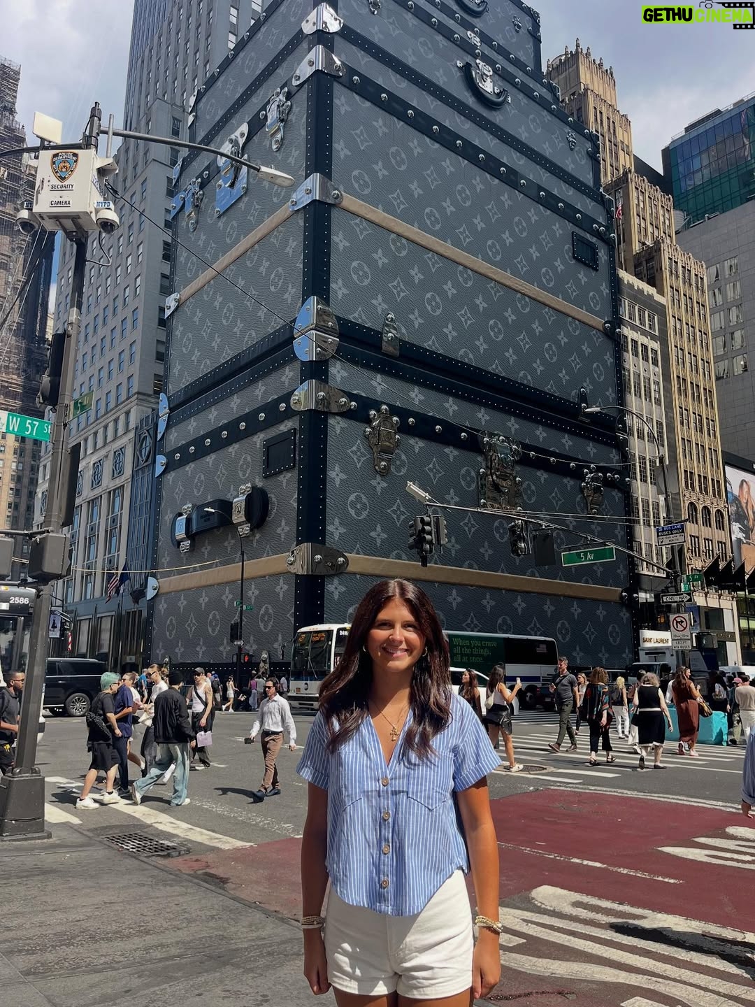 Brittany Wagner - 1K Likes - We ❤️ NYC … and Hamilton!
