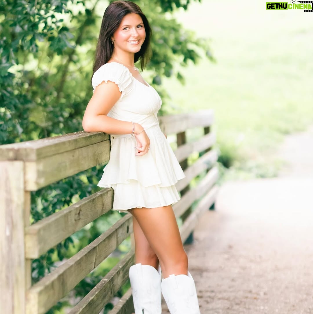 Brittany Wagner - 1.4K Likes - How did we get here so fast? 
Last First Day. Happy Senior Year Kennedy! ✏️ #classof2026 

Senior 📸: @deannaharringtonphotography