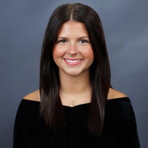 Brittany Wagner Instagram - How did we get here so fast? 
Last First Day. Happy Senior Year Kennedy! ✏️ #classof2026 

Senior 📸: @deannaharringtonphotography