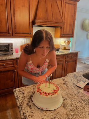 Brittany Wagner Instagram - Hard to believe that little girl has blown out the candles 17 times! In those seventeen years she has grown into a smart, funny, kind, dependable, beautiful, patient, sassy and disciplined young woman! 

Happy 17th Birthday Kennedy! I am so proud of you! I love you! 💕 🎂