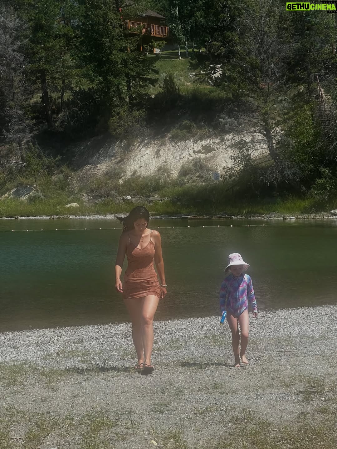 Bruna Abdullah - 5.8K Likes - It will be hard to forget this place! 🇨🇦 🧡