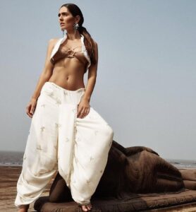 Actress Bruna Abdullah HD Photos and Wallpapers July 2025
