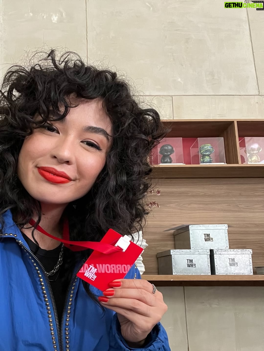 Bruna Aiiso - 1.6K Likes - Hoje é dia de me despedir de Suzana em Vale Tudo. Que alegria foi dar vida a essa personagem e compartilhar essa jornada com vocês! Sou imensamente grata ao público, sempre tão carinhoso comigo, com as minhas personagens e com o meu trabalho.

Um agradecimento especial a Patrícia Rache, Paulo Silvestrini e Manuella Dias pela confiança e pela oportunidade.

À equipe inteira, que faz essa engrenagem girar com tanto talento,  dedicação e respeito, meu muito obrigada.

E ao meu grupinho Tomorrow: Alice, Cacá, João e Lucas, obrigada pelas trocas, pela parceria e pela generosidade de cada dia e @mathsenra por ser uma das pessoas mais gentis e talentosas com quem já trabalhei. E @pedrobranciforte nossa terceira novela juntos e você sempre muito parceiro comigo. 

Valeu, Glô, por mais esse capítulo da minha história. 💛✨ #valetudo  Valeu Demais!