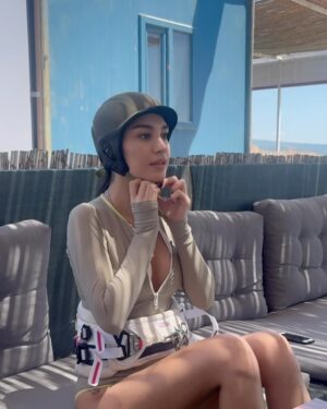 Burcu Kiratli Instagram - Kite Surf 🏄🏻‍♀️🏄🏻‍♀️ 🌊 first day diary 😎🧋
#1