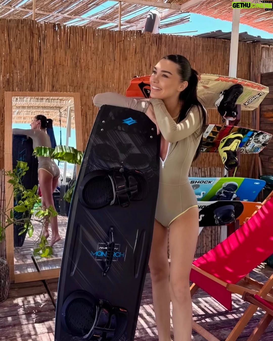 Burcu Kiratli - 408.4K Likes - Kite Surf 🏄🏻‍♀️🏄🏻‍♀️ 🌊 first day diary 😎🧋
#1