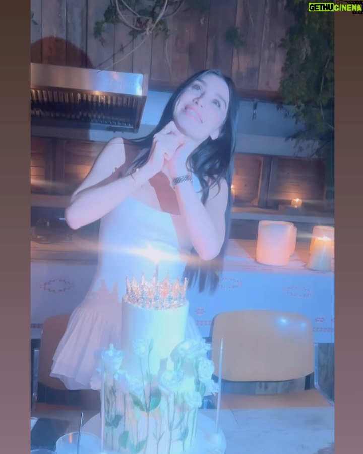 Burcu Kiratli - 600.6K Likes - New Season Starts 😜 🎂 Yeppaaa 🥳🍸