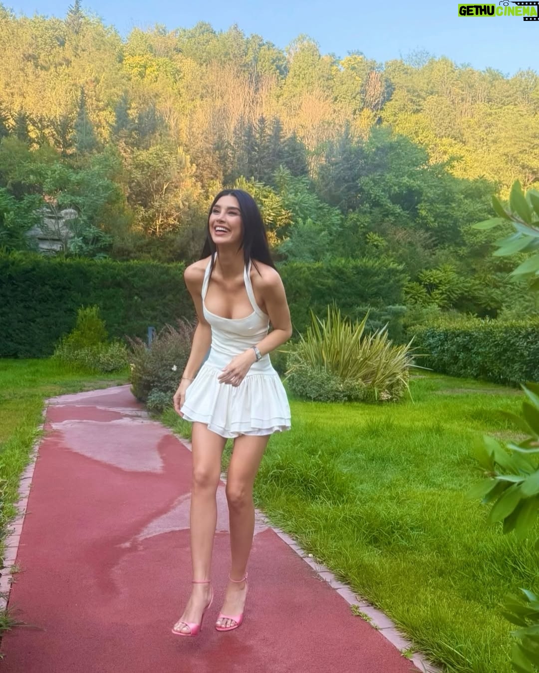 Burcu Kiratli - 600.6K Likes - New Season Starts 😜 🎂 Yeppaaa 🥳🍸