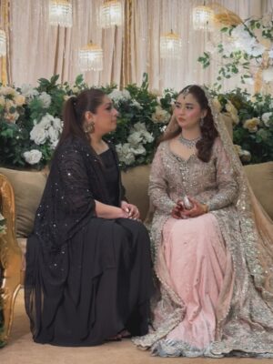 Bushra Gulfam Instagram - I Don’t Have words To write Down About Her She Is Fairy From Fair World A Girl who Knows The Meaning of Relationship whom she make , She Is Love Just wishing A very Happy New Journey #Bushrakishahdi
.
.
.
.
.
.
.
.
.
. #friendship #love #pictures #picofthedays