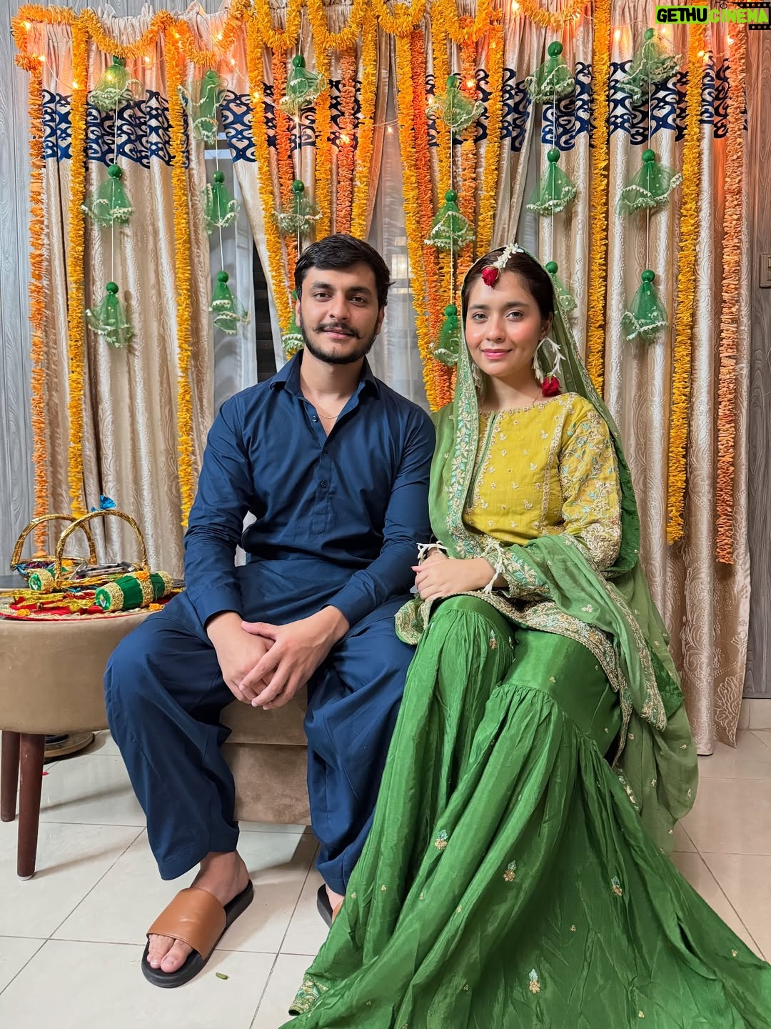 Bushra Gulfam - 8.5K Likes - D H O L K I ✨