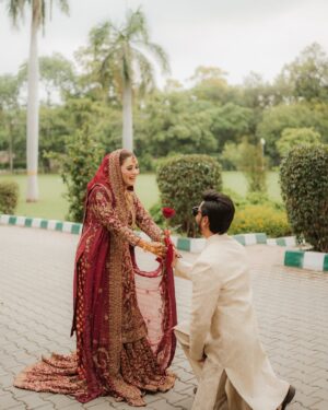 Bushra Gulfam Instagram - Bushra/Haider’s Big Day🥀🕊️
.
@bushra_gulfam_ @hstarofficial1
.
.
💄 @themakeupstudiobysehrish
Outfit @harisshakeelofficial
💎 @zaheenkamran
📸 @picturisticofficial (Signature by @faiq_bajwa )
Disclaimer: We strictly don’t give rights to post our content without giving credits‼️