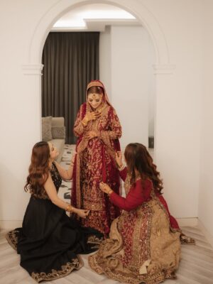 Bushra Gulfam Instagram - We 3❤️
.
@mominaa.official @bushra_gulfam_ @notyourhamnah
.
📸 @picturisticofficial