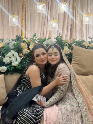 Bushra Gulfam Instagram - Meri jaan ka walime 🌸
@bushra_gulfam_
My outfit @minakashifofficial