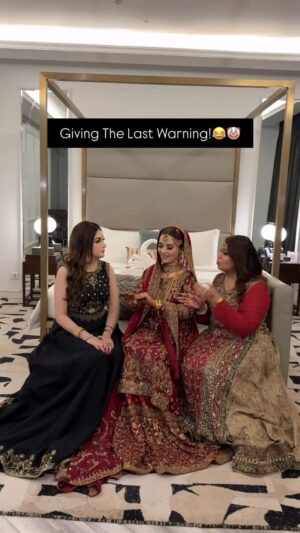 Bushra Gulfam Instagram - Phir na kehna Bataya nai😂🤡
.
@mominaa.official @bushra_gulfam_ @notyourhamnah