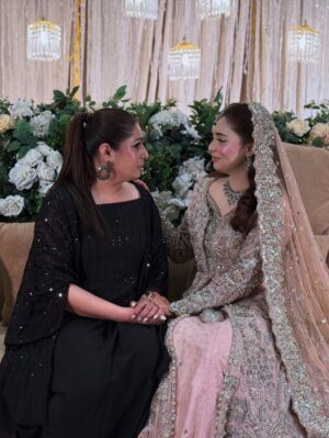 Bushra Gulfam Instagram - I Don’t Have words To write Down About Her She Is Fairy From Fair World A Girl who Knows The Meaning of Relationship whom she make , She Is Love Just wishing A very Happy New Journey #Bushrakishahdi
.
.
.
.
.
.
.
.
.
. #friendship #love #pictures #picofthedays