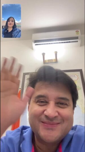CA Palak Rathi Instagram - हर कोने में पहुँच रहा है इंटरनेट! 

@ca.palakrathii से लद्दाख की खूबसूरत वादियों में High Speed Internet के माध्यम से वीडियो कॉल पर बातचीत की। पहाड़ों पर हजारों मीटर की ऊंचाई पर सुगम इंटरनेट देख मन अत्यंत आनंदित है।

📍लद्दाख
#Connectivity4All #ladakh #explore #4g