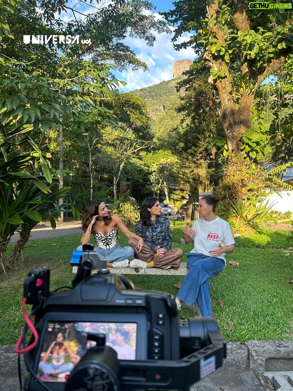 Camila Lucciola - 4.2K Likes - 🛝 @mariaaribeiro foi com @fabiulaa e @camilalucciola, num papo de fim de tarde, caminhando sem destino, com direito a banco de praça, gira-gira e balanço de paquinho. Só pode ter resultado em mais uma conversa deliciosa e imperdível.

⚠️ Alerta spoiler ⚠️ Um trio de homens pra lá de especiais apareceu de supresa e deu um toque ainda mais especial ao episódio.

Novos episódios de #MariaVaiComOutros estreiam toda quinta, às 22h, no Canal UOL ou no YT de Universa.

UOL Play
Claro TV | Canal 549
Sky | Canal 88
Vivo TV | Canal 613
OiTV | Canal 140
TVRO Embratel | Canal 549
Samsung TV | Canal 2074
Zapping | Canal 64

#MVCOOT5 #MariaVaiComOutros5T #Universa_UOL #CanalUOL #MariaRibeiro #FabiulaNascimento #CamilaLucciola