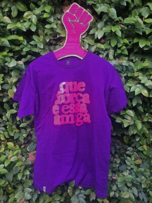 Capicua Instagram - Amigas e amigos! 
(Fiz um cabide/cruzeta personalizad@ e tudo!) 😅
Estamos a aproximar-nos do fim do stock.
Se querem coisinhas destas é agora:
www.capicua.pt/loja ❤️💜
✊️