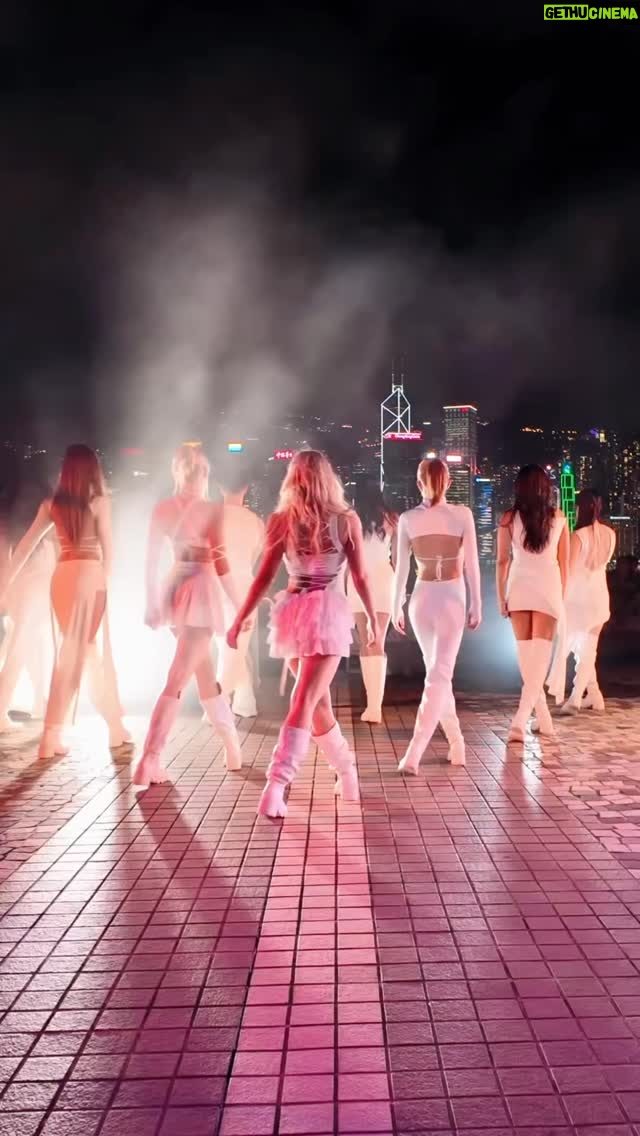Carla Siesbye - 36.3K Likes - Rehearsals VS Final Results🤩🙌💃🏼 Wait for it…

Choreo by @nickyandersen 

#nowunited #BeautifulWorldNowUnited #NowUnitedWithYou