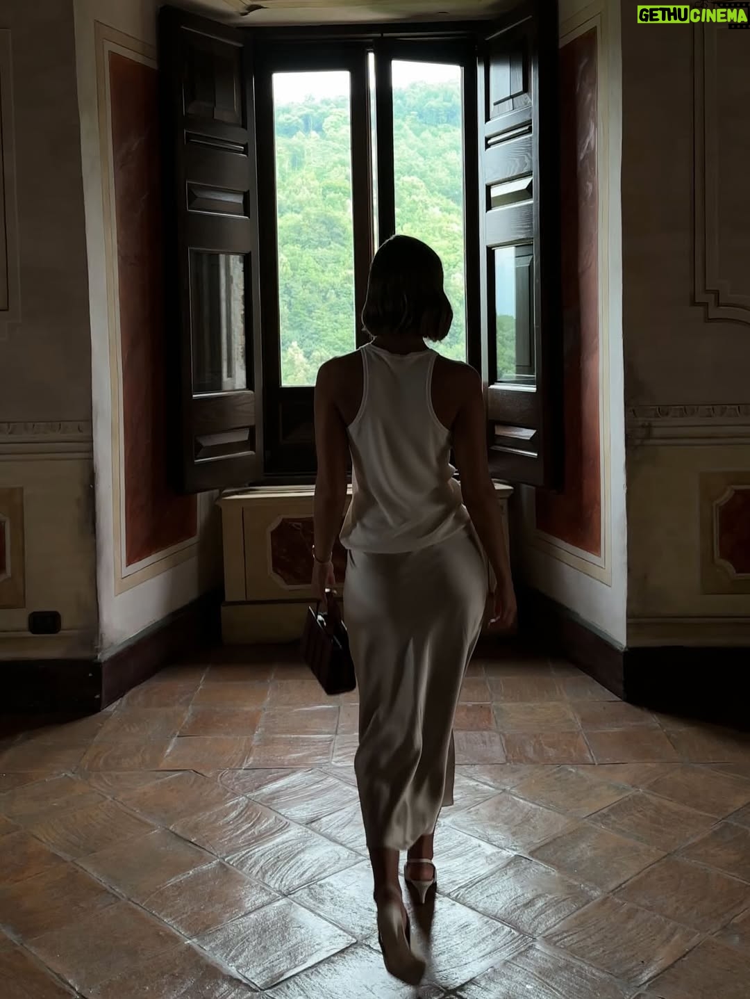 Carmel Rose - 15.1K Likes - The day before the show at the beautiful @castellodilimatola 🇮🇹 @koralcommunication | wearing @maxmara of course x