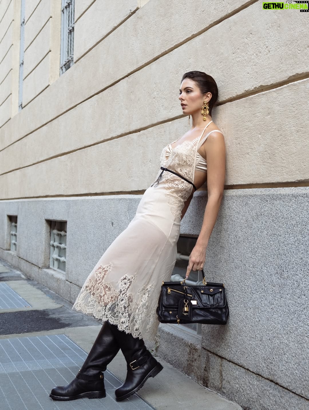 Carmel Rose - 3.8K Likes - #DGSS26 Women’s Fashion Show w/ @dolcegabbana_beauty @dolcegabbana #dgbeauty #dgmakeup