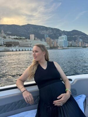 Caroline Wozniacki Instagram - Nothing beats summer with the family ☀️😍