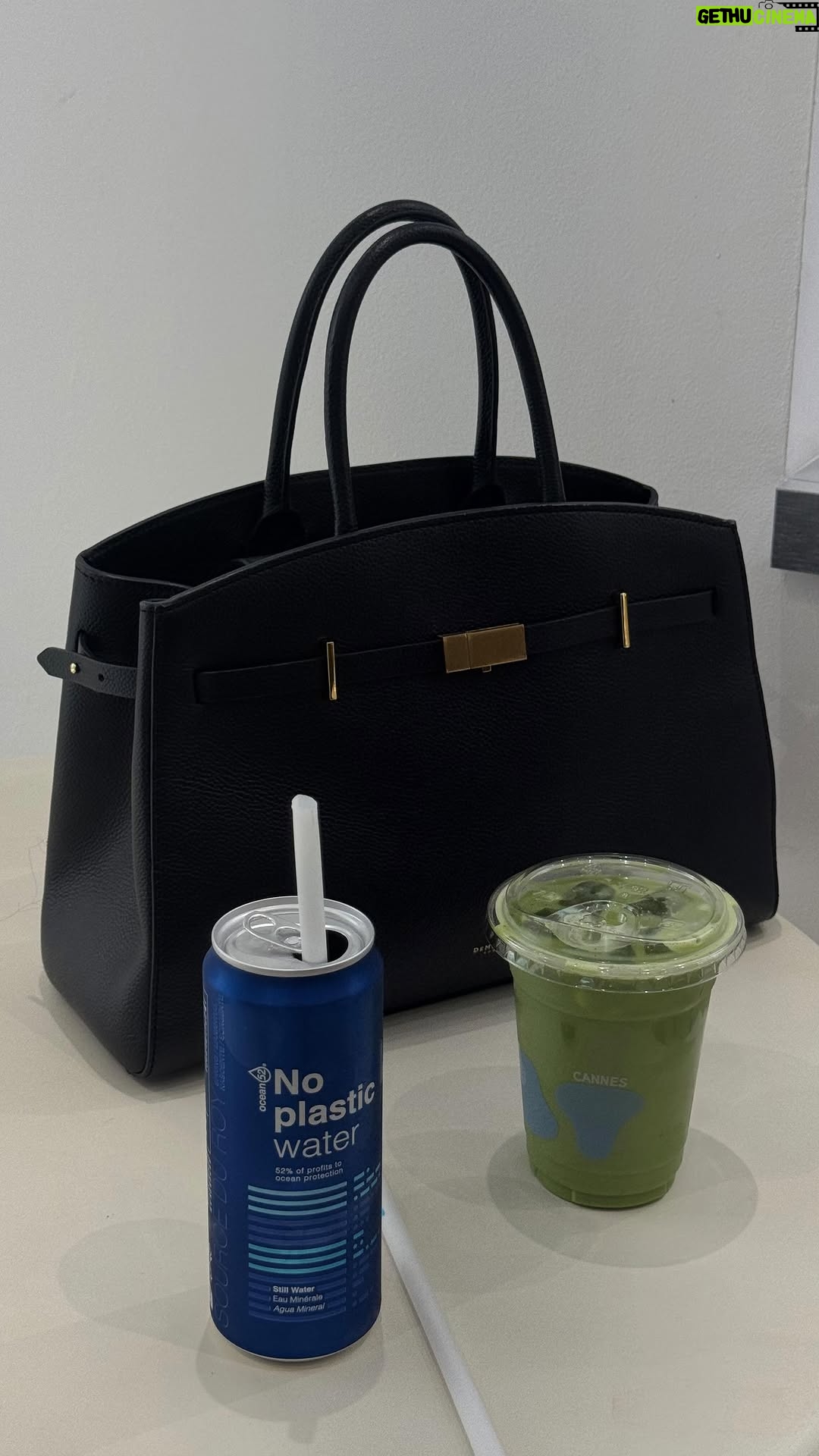 Cassandre Lapierre - 489 Likes - 10/10 le matcha de chez @knotbakehousefr 🍵

ootd, outfit, outfit of the day, matcha, look du jour, asos, demellier,