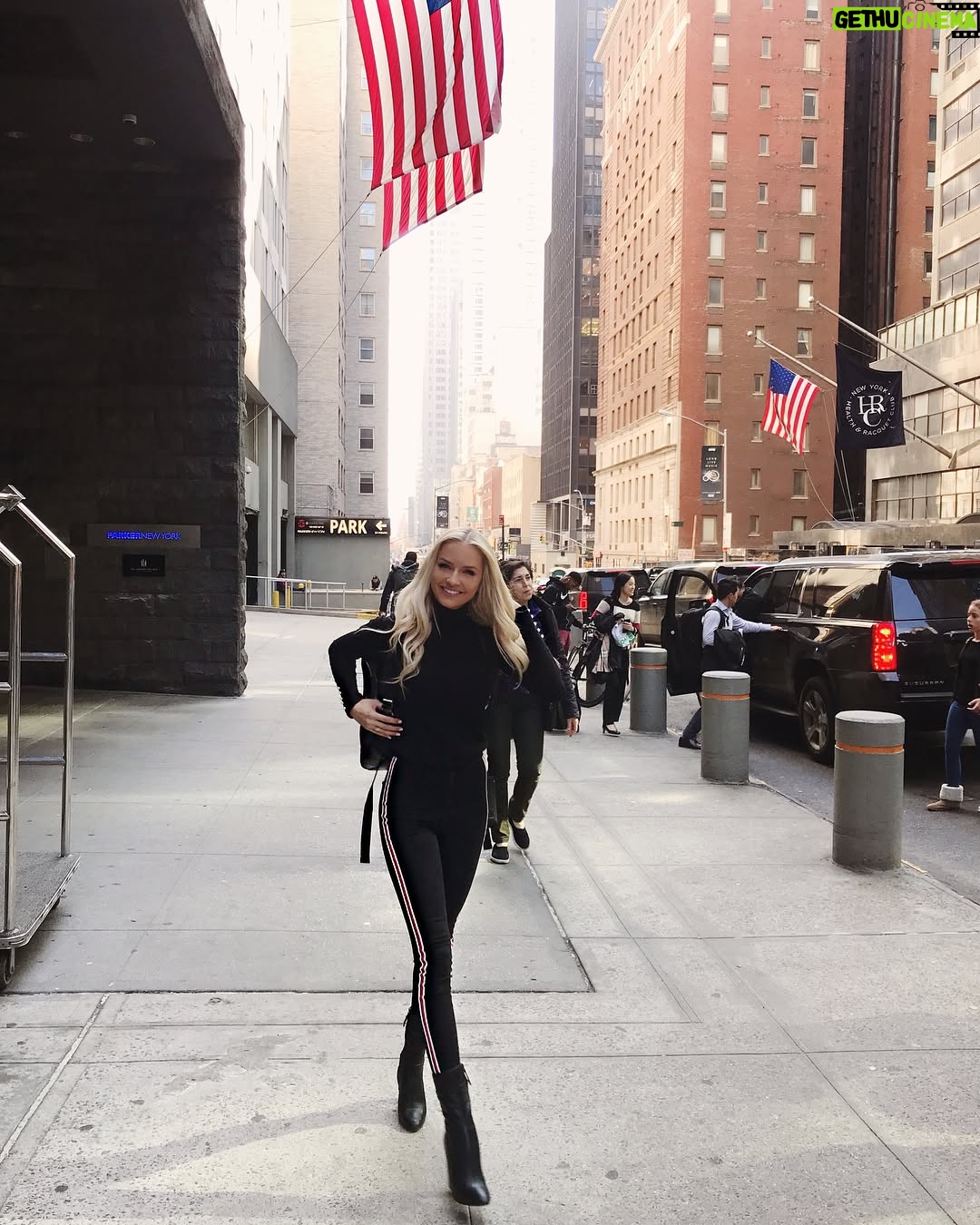 Cassidy Wolf - 2.4K Likes - Thankful for 2 beautiful days in the city☀️ Off to Jamaica tomorrow✈️🇯🇲