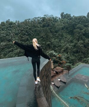 Cassidy Wolf Instagram - Even on a rainy day, this place is still paradise 🌴✨ @hanginggardensofbali gave us the ultimate experience & treated us like royalty from the second we pulled up... including setting us up in the Presidential Suite. Like whaaaa?! I already can’t wait to come back 🦋