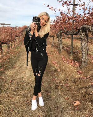 Cassidy Wolf Instagram - Officially named her Pebbles ❤️ thank you to everyone who helped me name my best friend. So now go follow @pebblesdapom to see all her adventures! She’s SO exhausted from all the attention she got today at the wineries.... It’s ruff being cute😏
