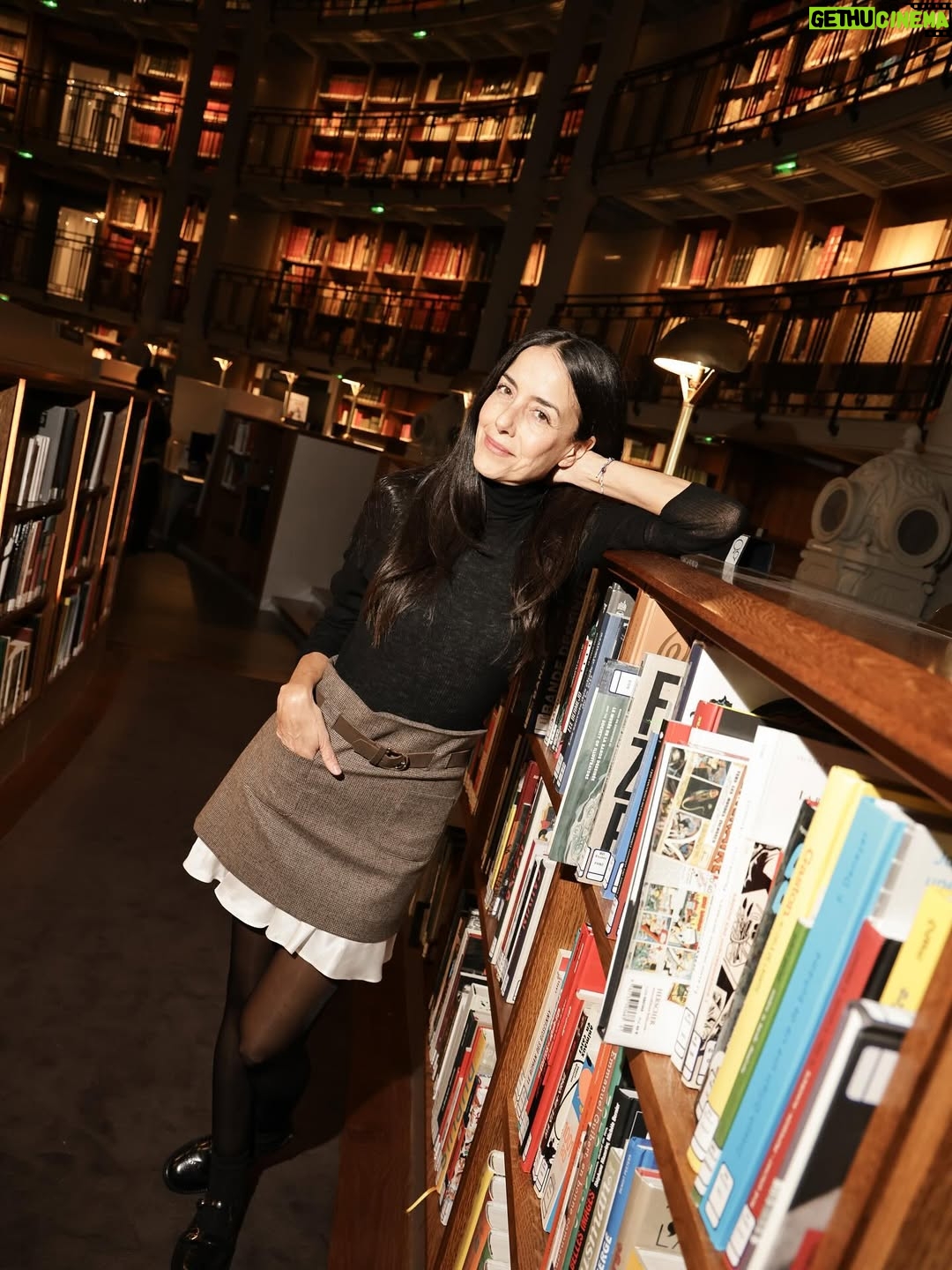 Cecilia Suárez - 11K Likes - La Biblioteca Nacional de Francia nos recibió esta tarde de la mano de @sandroparis y fue un gozo estar ahí.
Gracias @ivethlagosg por cada detalle.
•
Total look @sandroparis
#PFW