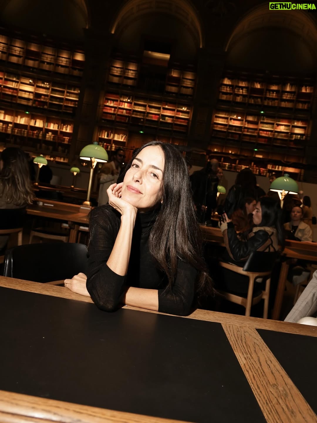 Cecilia Suárez - 11K Likes - La Biblioteca Nacional de Francia nos recibió esta tarde de la mano de @sandroparis y fue un gozo estar ahí.
Gracias @ivethlagosg por cada detalle.
•
Total look @sandroparis
#PFW