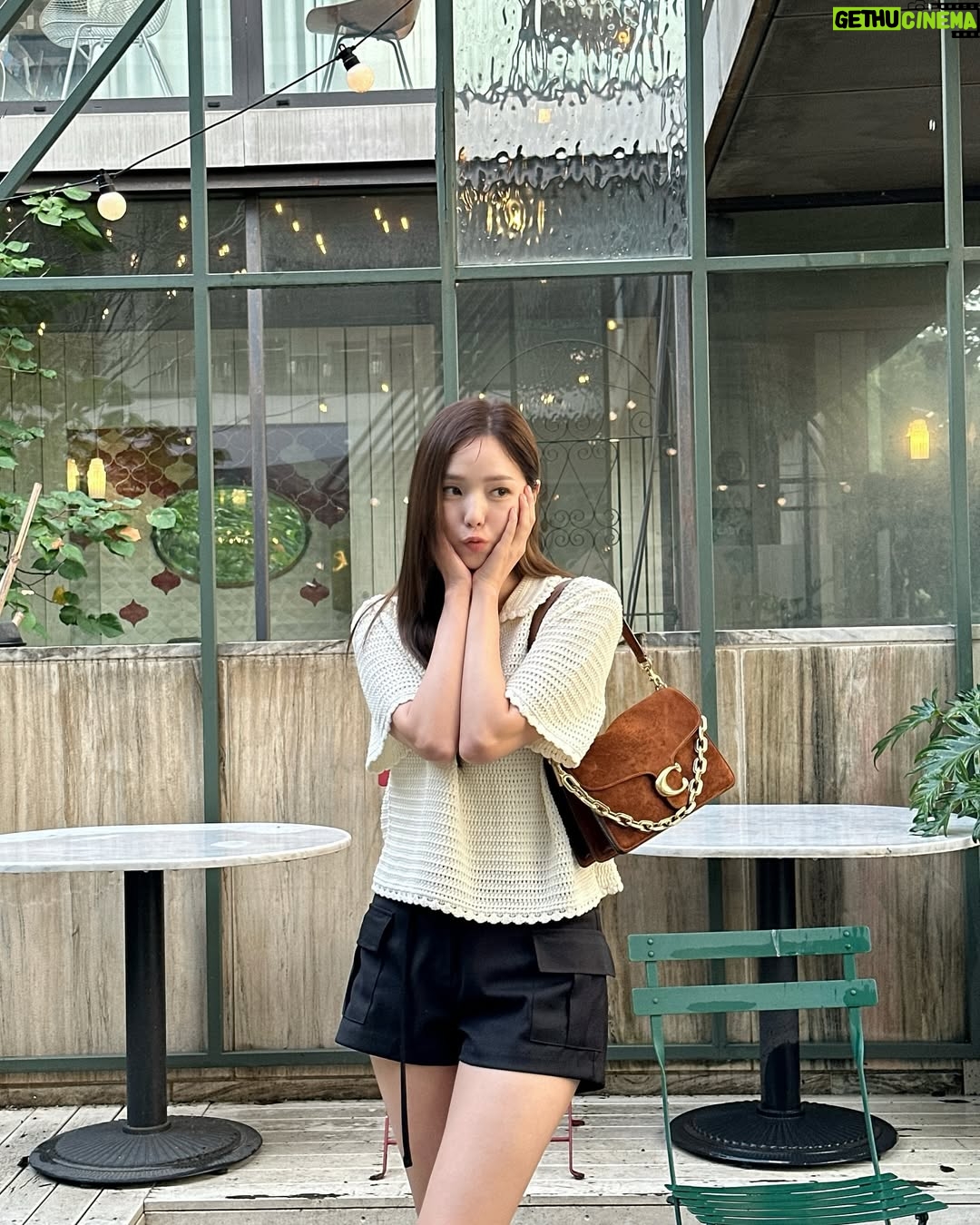 Chae Soo-bin - 401.3K Likes - #광고 @coach 푸른 여름🍀