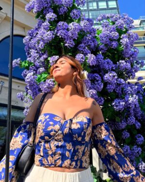 Chahat Arora Instagram - Sunlight is telling me ‘Chahat in Paris vibes’ 🎶
#sunshine #sunkissed #outfit #vibes #explore #happyme #sunlight #blogger #instapost #poser