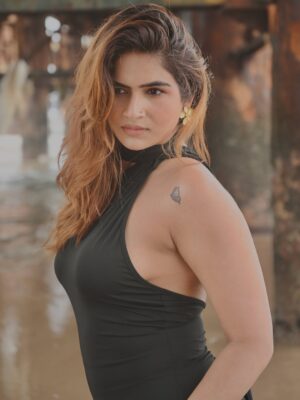 Chahat Arora Instagram - Black coffee or mocha ☕️?
Shot by @ankitsahu8589
#photoshoot #throwback #blackdress #eyestalk #pose #instapost #instamood #instastyle