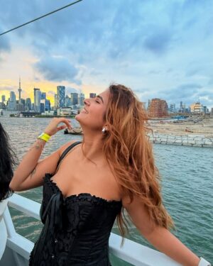Chahat Arora Instagram - Issa vibe 🖤🌪️
#corset #corsetdiaries #corsettop #party #partytime #partyvibes #cruise #crushing #blogger #instablogger #instavibes