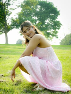 Chahat Arora Instagram - Feels like Pink!!🌸
Makeup 💄 @blushedbyaman_
Clicks 📸 @elysiangraphy
Dress @sheinofficial
#dolledup #shoot #shootdiaries #smile #pink #instablogger #blogger #makeup #fashionblogger #naturelover