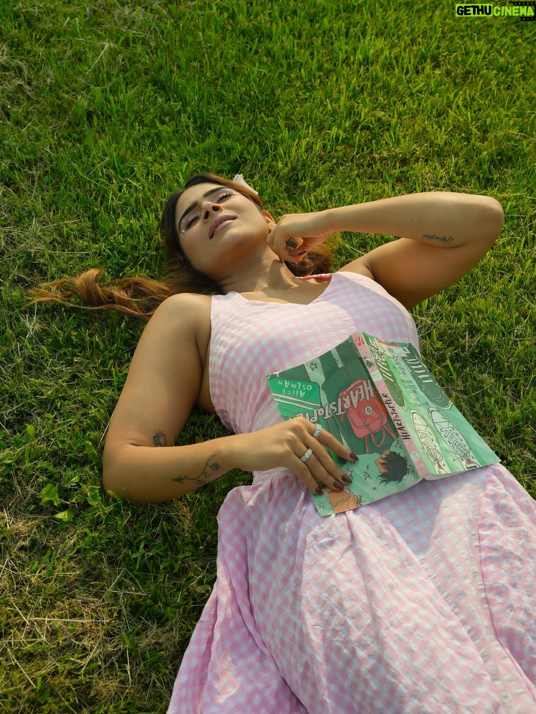 Chahat Arora - 362 Likes - Feels like Pink!!🌸

Makeup 💄 @blushedbyaman_ 
Clicks 📸 @elysiangraphy 

Dress @sheinofficial 

#dolledup #shoot #shootdiaries #smile #pink #instablogger #blogger #makeup #fashionblogger #naturelover