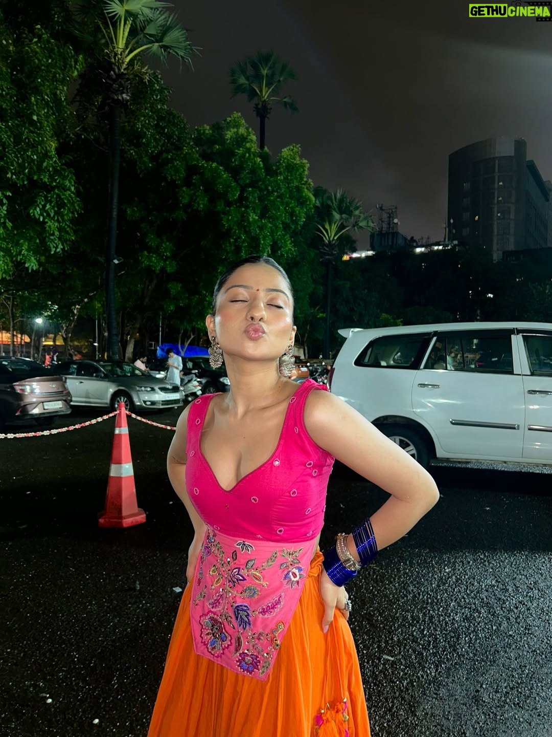 Chandni - 21.3K Likes - ay tari chaniya choli re!!!

wearing @bodytintstyle 🧡
hair & makeup by yours truly

#navratri #ɴᴀᴠʀᴀᴛʀɪ2025 #navratrioutfits