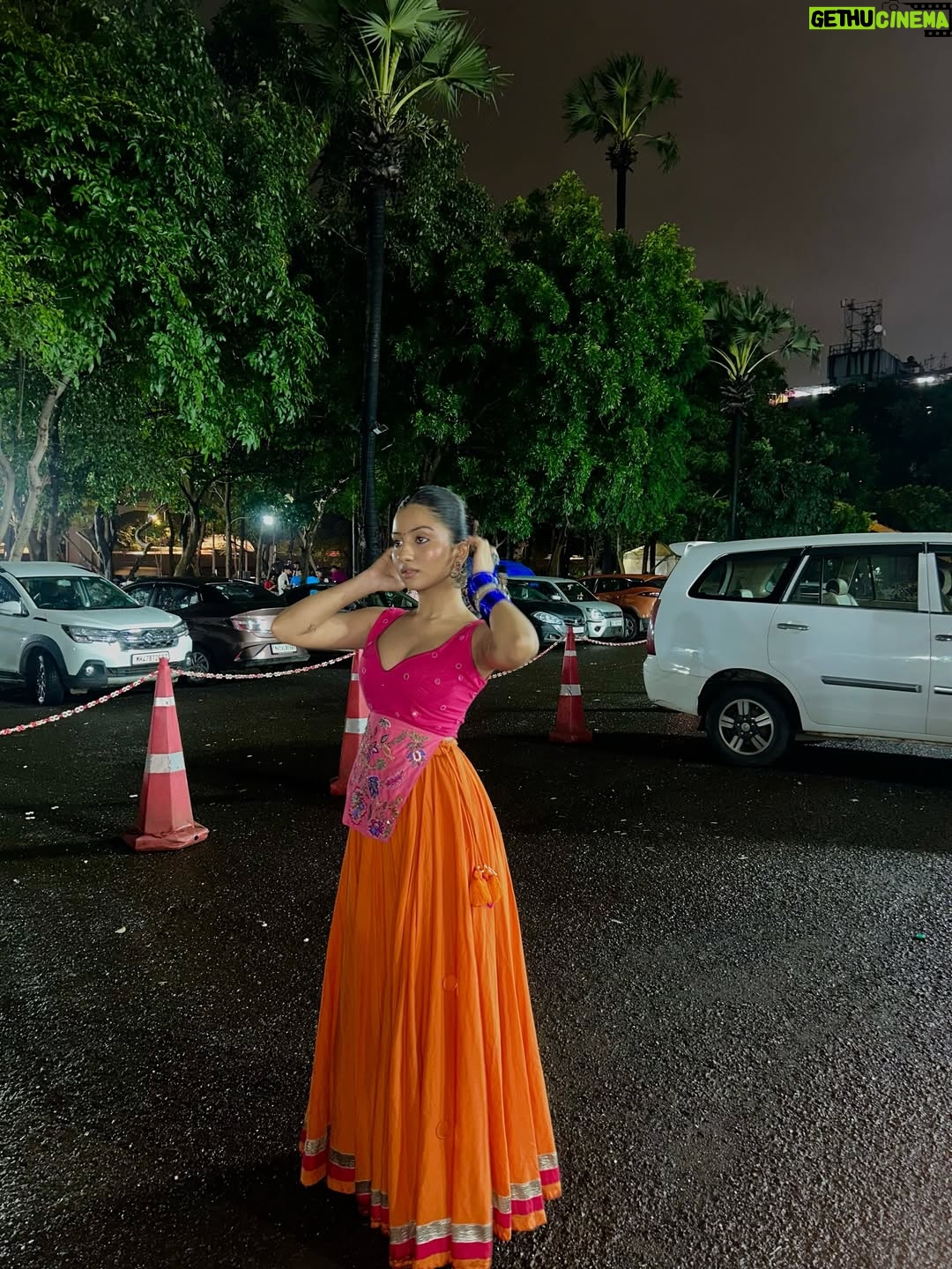 Chandni - 21.3K Likes - ay tari chaniya choli re!!!

wearing @bodytintstyle 🧡
hair & makeup by yours truly

#navratri #ɴᴀᴠʀᴀᴛʀɪ2025 #navratrioutfits